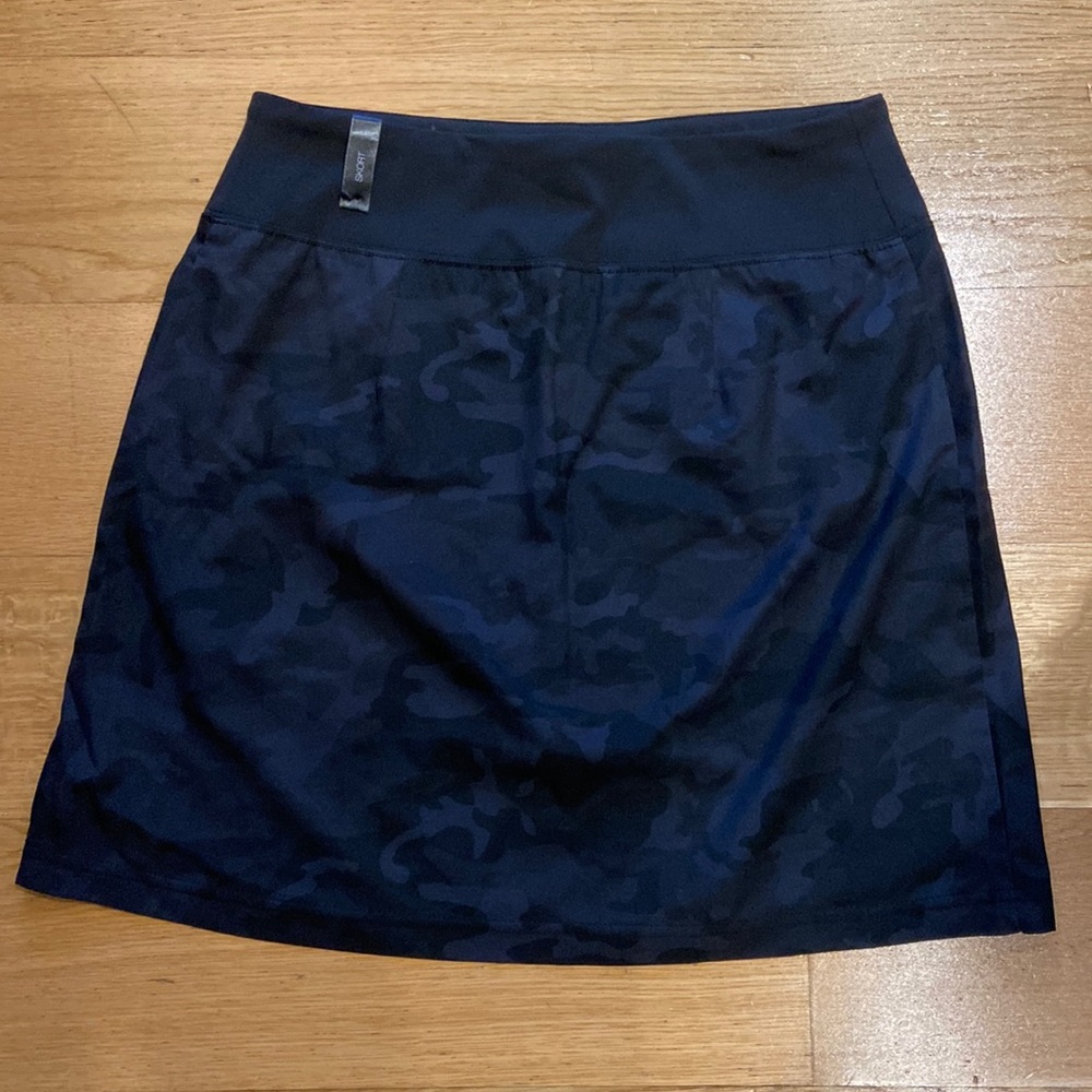 Maison d Amelie woman skort. Size S